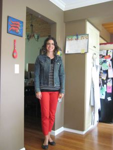 Red cropped pants